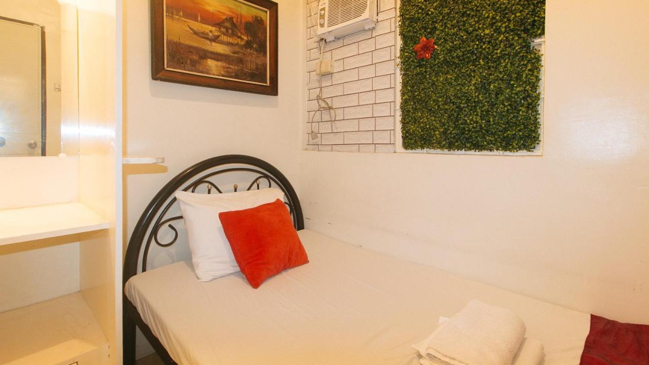 Nearest Hostel Pasay City By Reddoorz Eksteriør bilde